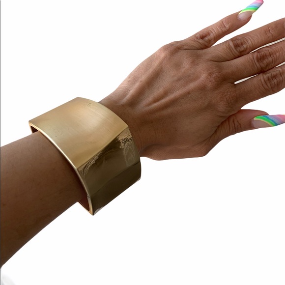 Chunky gold colored bracelet - Picture 3 of 11